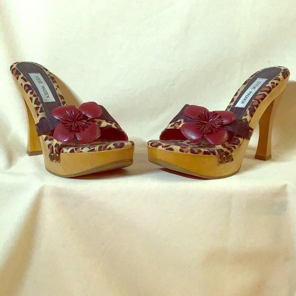 Given to an Angel... Steve Madden Charoo, size 7